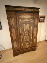 Shrank in Wiesbaden, GE