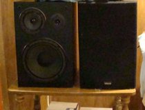 2 vintage Yamaha NSA-636 is a 3-way, 140Watts bookshelf speaker in Schaumburg, Illinois