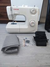 Sewing machine Singer almost New in Wiesbaden, GE