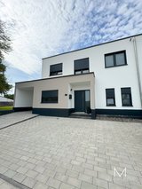 High-quality semi-detached house with carport, garden, and furniture in Hütschenhausen. in Ramstein, Germany