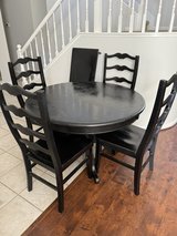 Kitchen Table w/ 4 Chairs in Fairfield, California