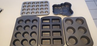 5 Baking dishes,all for 20 in Ramstein, Germany