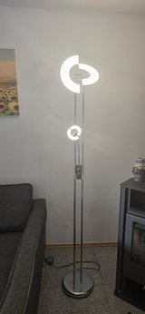Modern LED Floor Lamp (220V) – Chrome – €25 in Ramstein, Germany