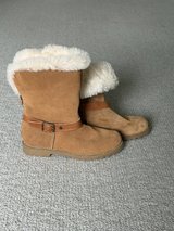 Ugg Boots - Youth 5/Women 7 in Batavia, Illinois