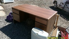 Multi Desks in Alamogordo, New Mexico