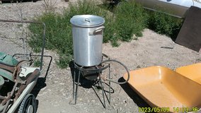 Outdoor Turkey Cooker in Alamogordo, New Mexico