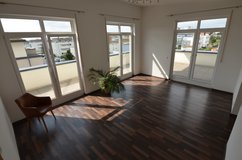 Beautiful 2 BR-Penthouse. Large terrace. 15 min. Patch, Panzer in Stuttgart, GE