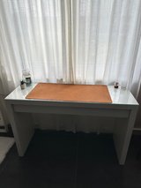 White Desk in Stuttgart, GE
