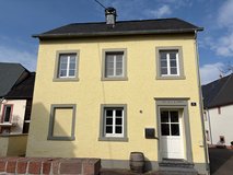 Newly renovated house wit outdoor seating an barbecue area, 2 parking places in Spangdahlem, Germany