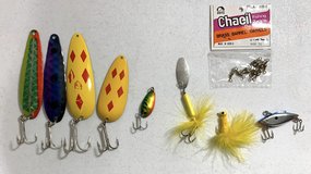 8 Vintage Fishing Lures Bundle - Spoons Crankbait spinnerbait & Crappie Jig Lot *$16 takes ALL* in Chicago, Illinois