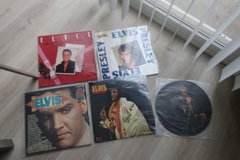 Lot of 5 Elvis Presley LP Albums - 2 Sealed Un Opened and 1 Picture Disc Album in Glendale Heights, Illinois