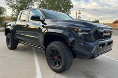 2024 Toyota Tacoma TRD Pro Double Cab 4×4 329 Miles, Turbo Hybrid 4-Cylinder in Rota, Spain