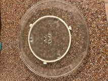Glass microwave turntable in Glendale Heights, Illinois