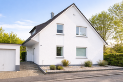 Beautiful Family Home in Grafenau-Dätzingen | Close to Panzer & Patch | Sauna + Panoramic Terrace in Stuttgart, GE