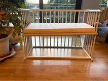 Adjustable Bedside Crib – barely used + mattress included in Ramstein, Germany