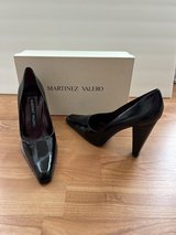 New Martinez Valero Black Pumps - Size 7 Medium in Joliet, Illinois