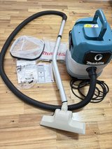 Makita Vacuum Cleaner Wet/Dry Like New in Okinawa, Japan