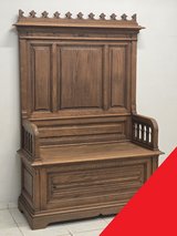 Freddy's - Gothic bench in Stuttgart, GE