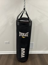 Heavy bag 70 lb - barely used in Naperville, Illinois