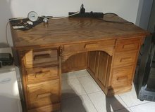 Oak desk in Wiesbaden, GE