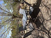 Yard table and 4 chairs, like new in Alamogordo, New Mexico