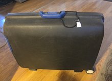 Hardshell Samsonite Suutcase in 29 Palms, California