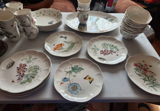 Lenox Butterfly dishes in Hopkinsville, Kentucky
