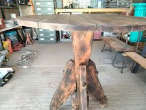 Rustic pedestal table in Alamogordo, New Mexico