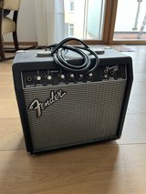 FREE - Fender Amplifier for electric guitar (120V) in Stuttgart, GE