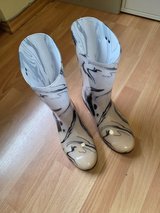 UGG Rain Boots – NEW / Never Worn – Women’s Size 6.5 in Ramstein, Germany