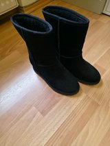 UGG Black Wedge/Heeled Boots – Women’s Size 7 – Never Worn in Ramstein, Germany