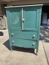 Vintage Chest Dresser Armoire Cabinet Five Drawers in Houston, Texas