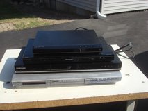 CHOICE OF CD/DVD PLAYERS in Fort Hood, Texas