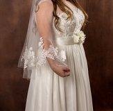 size 18W wedding dress with extras in Alamogordo, New Mexico