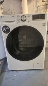 LG Waschmaschine 11kg (1 Jahr Nutzung) in Wiesbaden, GE