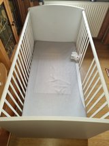 2 Baby Cribs / Toddler Beds White 70x140 cm with Mattresses in Baumholder, GE