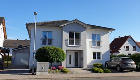 Luxurious spacious detached City Villa, 6 BR, 3 BTH, 2.4 km to Air Base. June12, 2026 in Ramstein, Germany