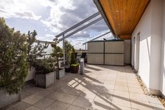 PENTHOUSE WITH XXL TERRACE! Air conditioning, elevator + 2 parking spaces *13 min to Clay Kaserne* in Wiesbaden, GE