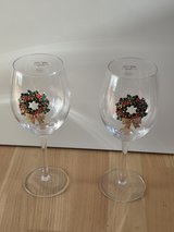 Set of 2 Christmas Wine Glasses – Holiday Wreath Design in Ramstein, Germany