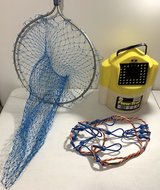 SALE PENDING - $15 Fishing Combo - Net -AND- Frabill Flow-Troll 6qt Live Bait Trolling Bucket in Orland Park, Illinois