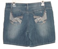 MUDD Distressed Embroidered Denim Jean Shorts Juniors 9 in Chicago, Illinois