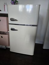 INSIGNIA FRIDGE in Westmont, Illinois