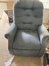 electric recliner with lift in Alamogordo, New Mexico