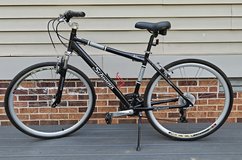 Schwinn Discover hybrid adult bicycle [28" wheels/19" frame] EXCELLENT! in Clarksville, Tennessee