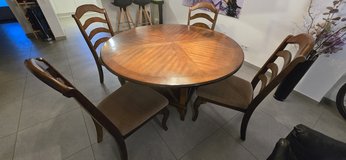 Round Dining Table with 4 chairs in Ramstein, Germany