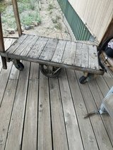 antique cart in Alamogordo, New Mexico