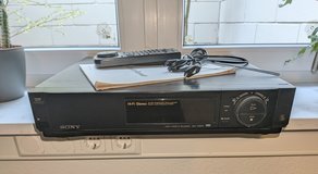 Sony SLV-700HF VCR.  Dual voltage, NTSC, 4-head. in Wiesbaden, GE