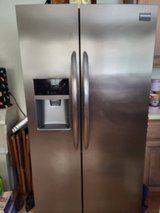 26.0 side by side Frigidaire Gallery refrigerator in Sacramento, California