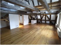 Charming Maisonette Apartment right on the Market Square in Amberg – Now Available in Grafenwoehr, GE