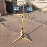 Halogen telescoping dual work lights. in Alamogordo, New Mexico